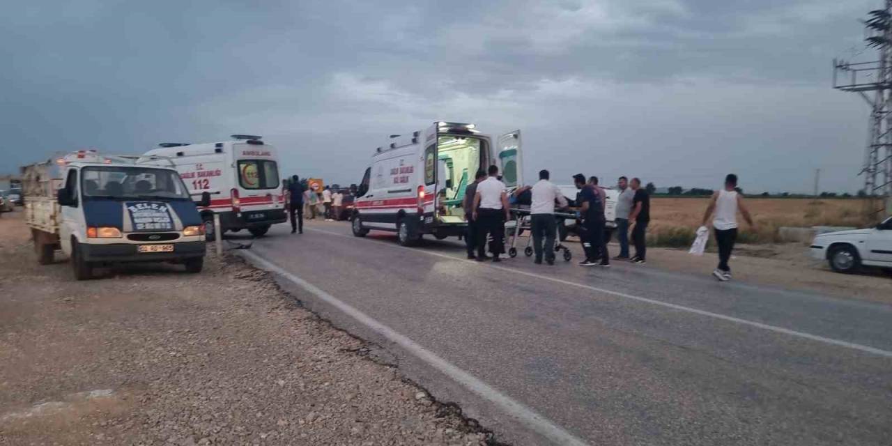 Adana’da İki Otomobil Kafa Kafaya Çarpıştı: 1 Ölü, 5 Yaralı