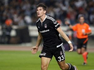 Beşiktaş, Son Şampiyon Olduğu Yılı Hatırlatıyor