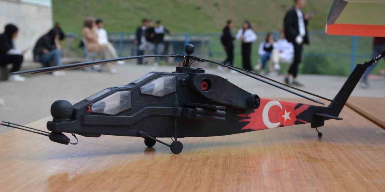 Beytüşşebaplı Öğrenciler Yaptıkları Atak Helikopteri Satarak Sma Hastası Çocuğa Destek Oldu