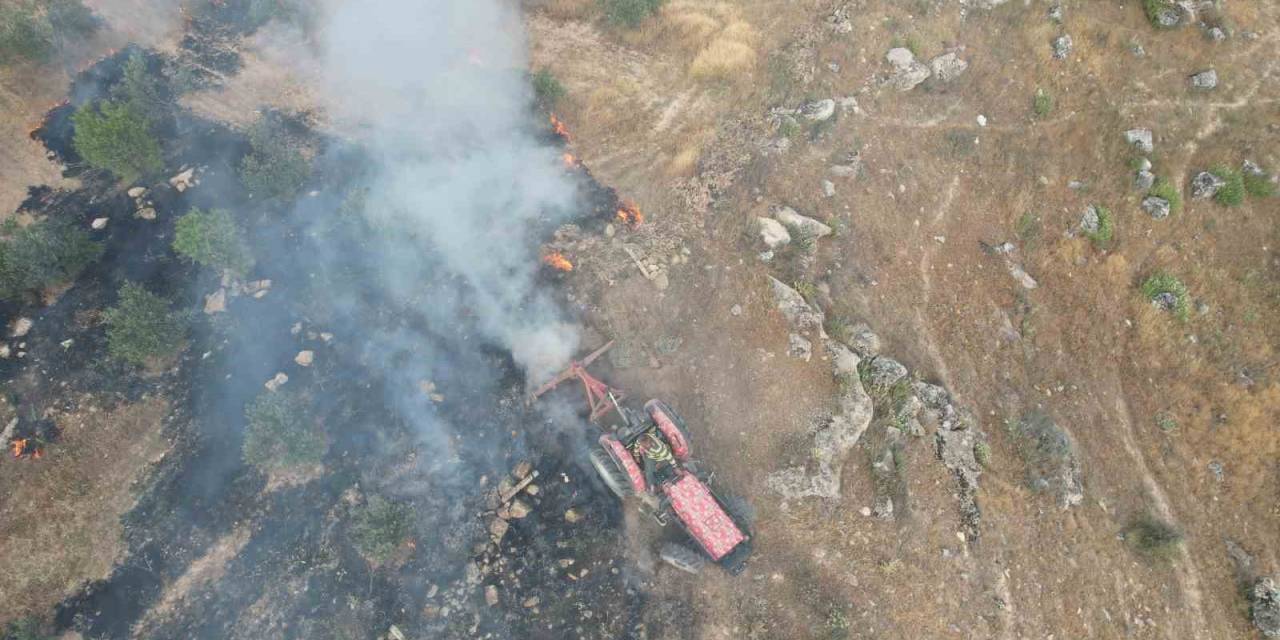Çiftçinin Yangınla Amansız Mücadelesi Dron Kamerasına Yansıdı