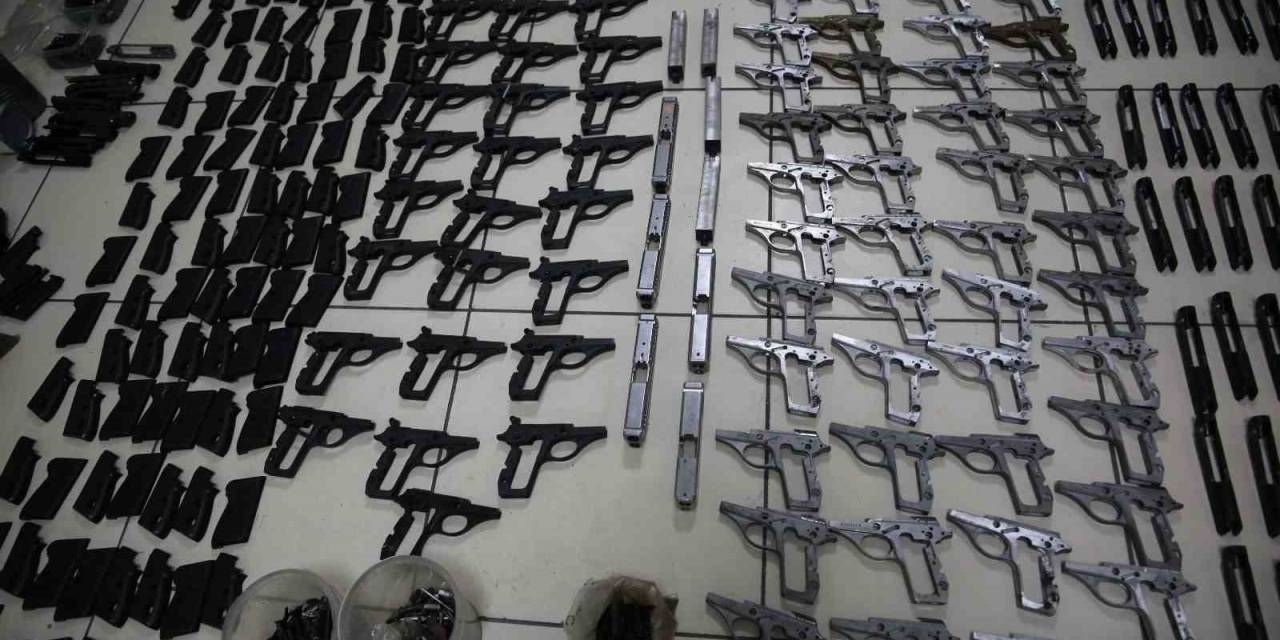 Batman’da Yasa Dışı Silah Ticaretine Yönelik “Mercek-18” Operasyonundan 121 Ruhsatsız Tabanca Ele Geçirildi, 4 Şüpheli İse Yakalandı