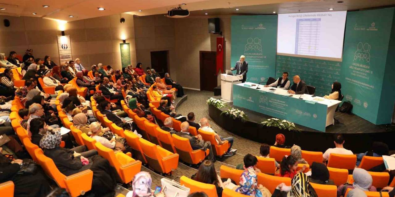 2. Uluslararası Aile Sempozyumu Oturumlarla Devam Ediyor