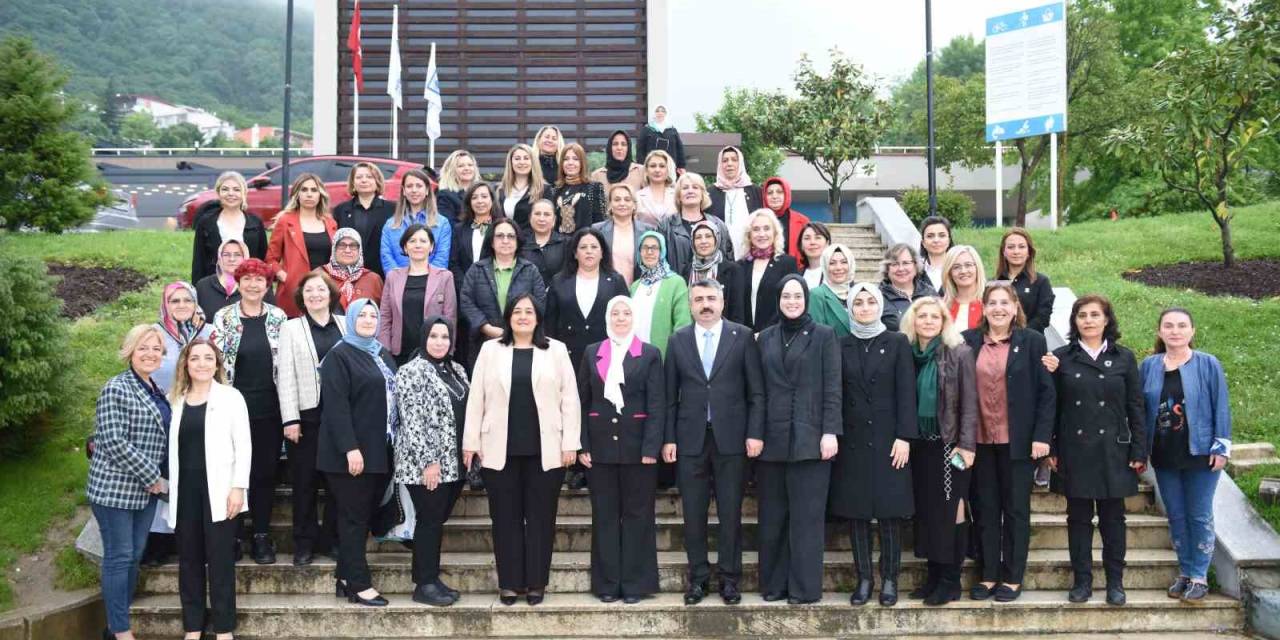 Başkan Yılmaz, Bursalı Kadın Muhtarlarla Buluştu