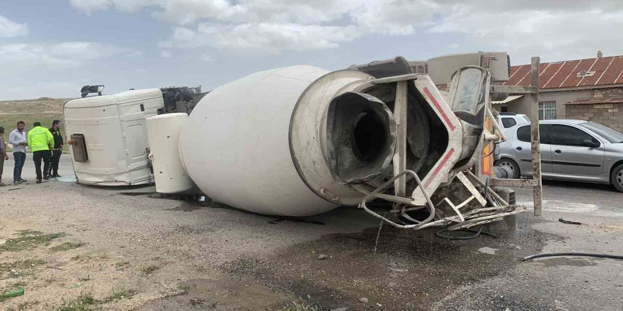 Karaman’da Beton Mikseri Devrildi: 1 Yaralı