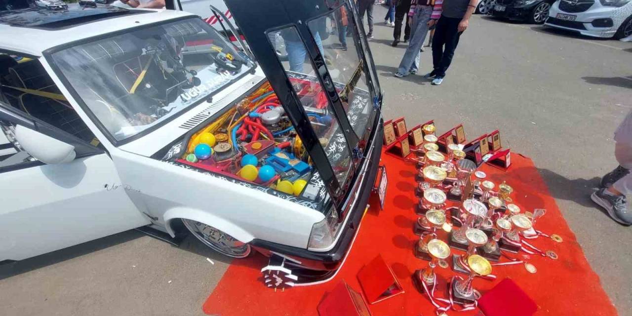 Modifiyeli Araçlar Güzellik Ve Ses İçin Yarıştı