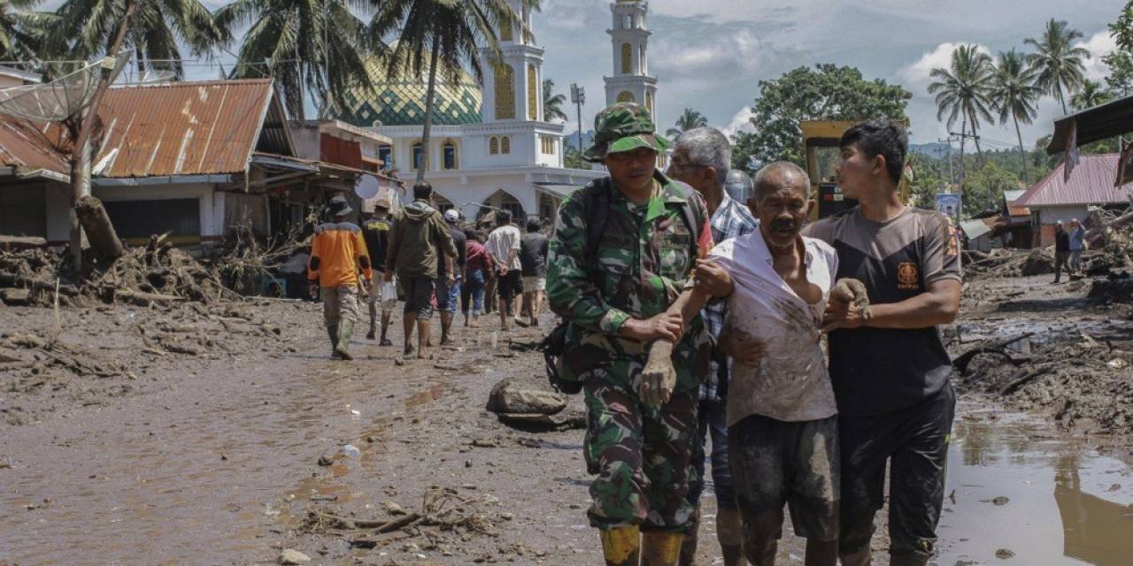 Endonezya’da Sel: 34 Ölü