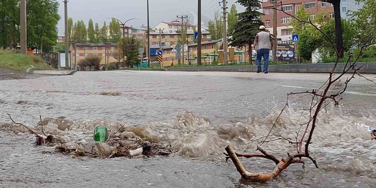 Erzurum’da Yağmur Etkili Oldu