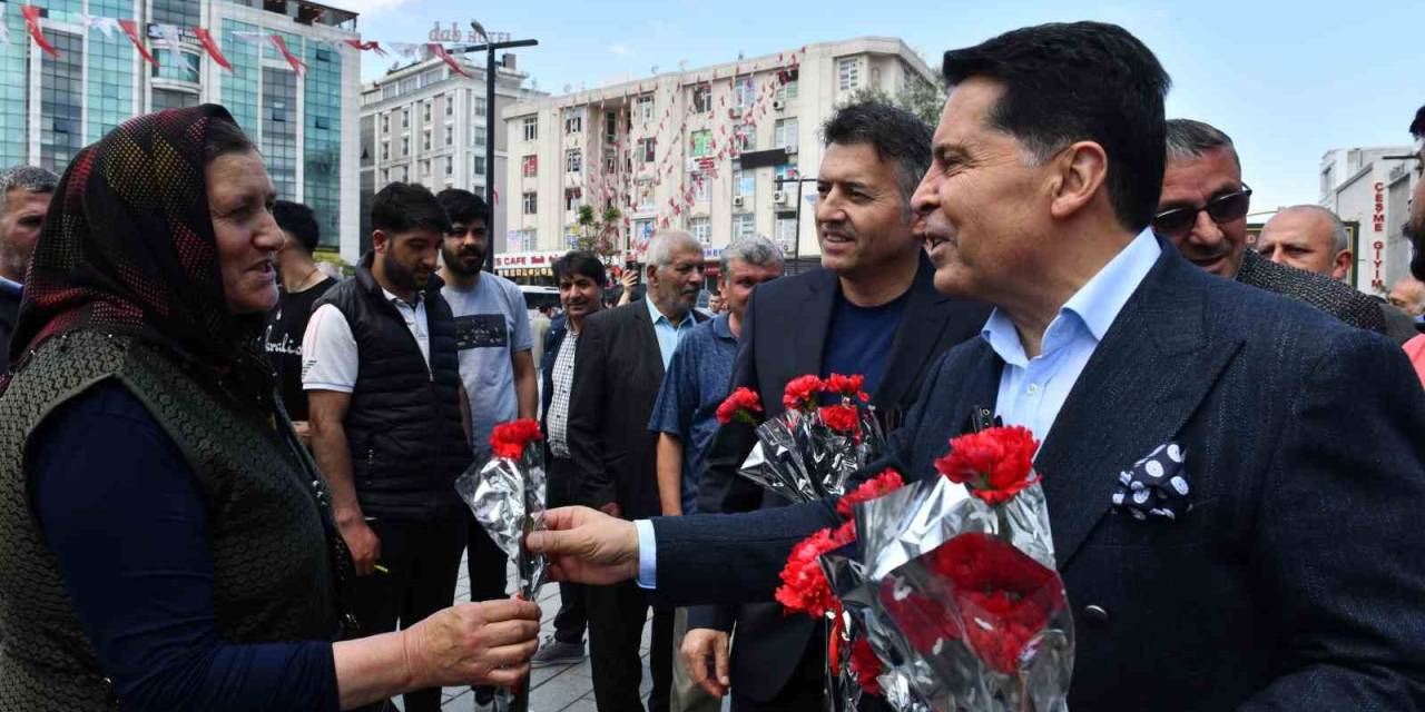 Esenyurt Belediye Başkanı Özer Annelerle Buluştu