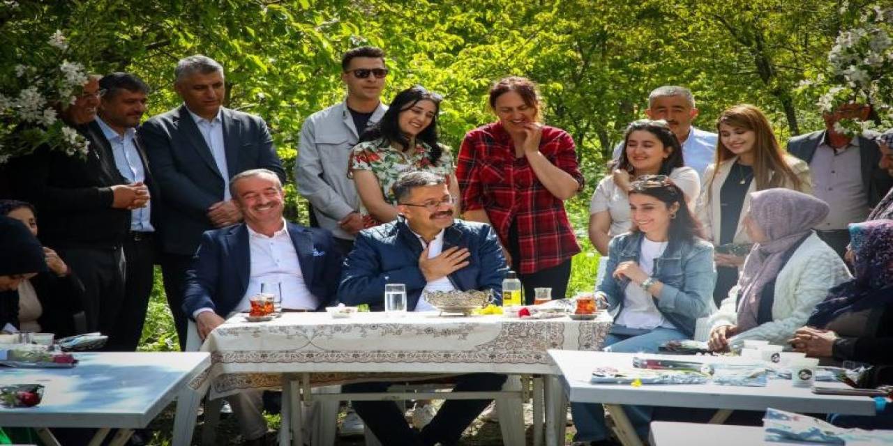 Vali Çelik Kadınların Kurduğu Serayı Ziyaret Etti