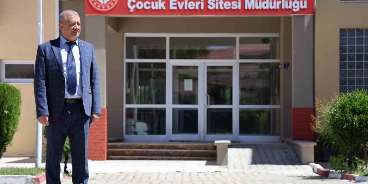 Büyüdüğü Çocuk Yuvasının Müdürü Oldu, Göremediği Baba Sevgisini Çocuklara Veriyor