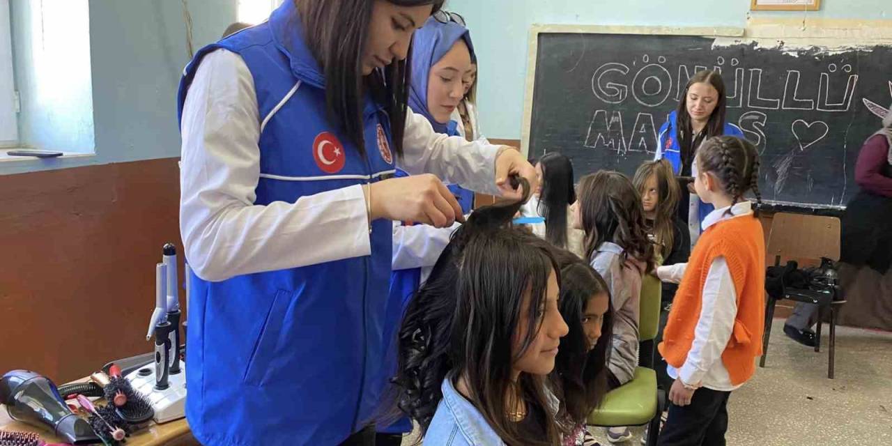 Niğde’de Gönüllü Makas Projesi İle Köylerdeki Çocukların Saç Bakımı Yapılıyor