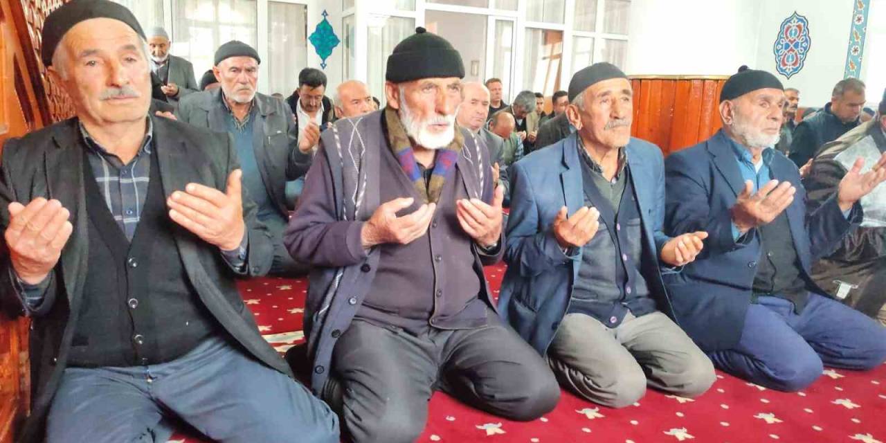 Birçok Bölgede Sel Meydana Gelirken Yozgat’ta Yağmur İçin Dualar Edildi