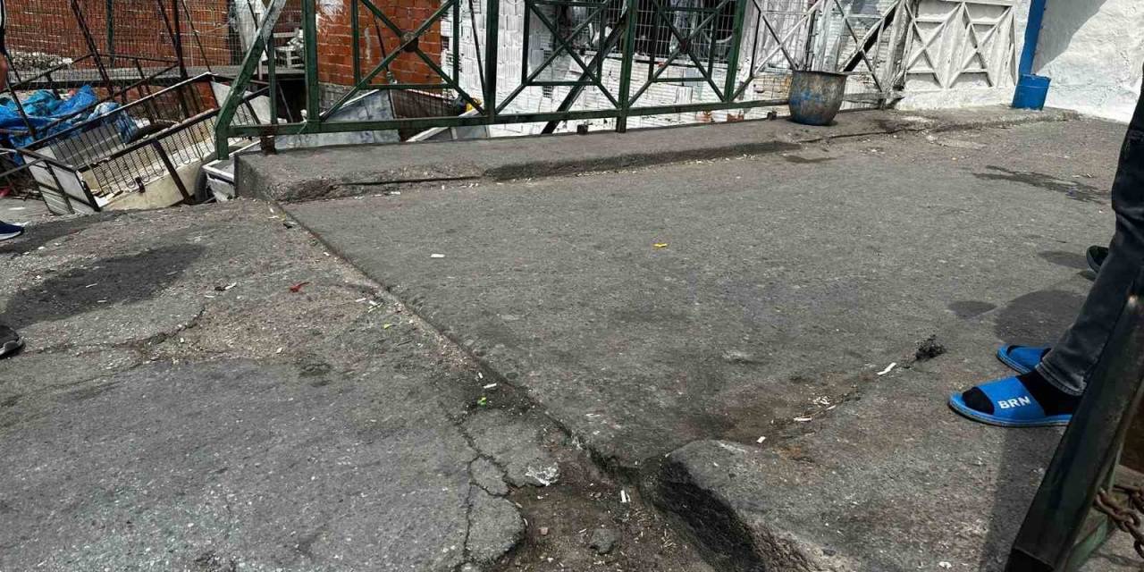 Akhisar’da Bıçaklanan Şahıs Hayatını Kaybetti