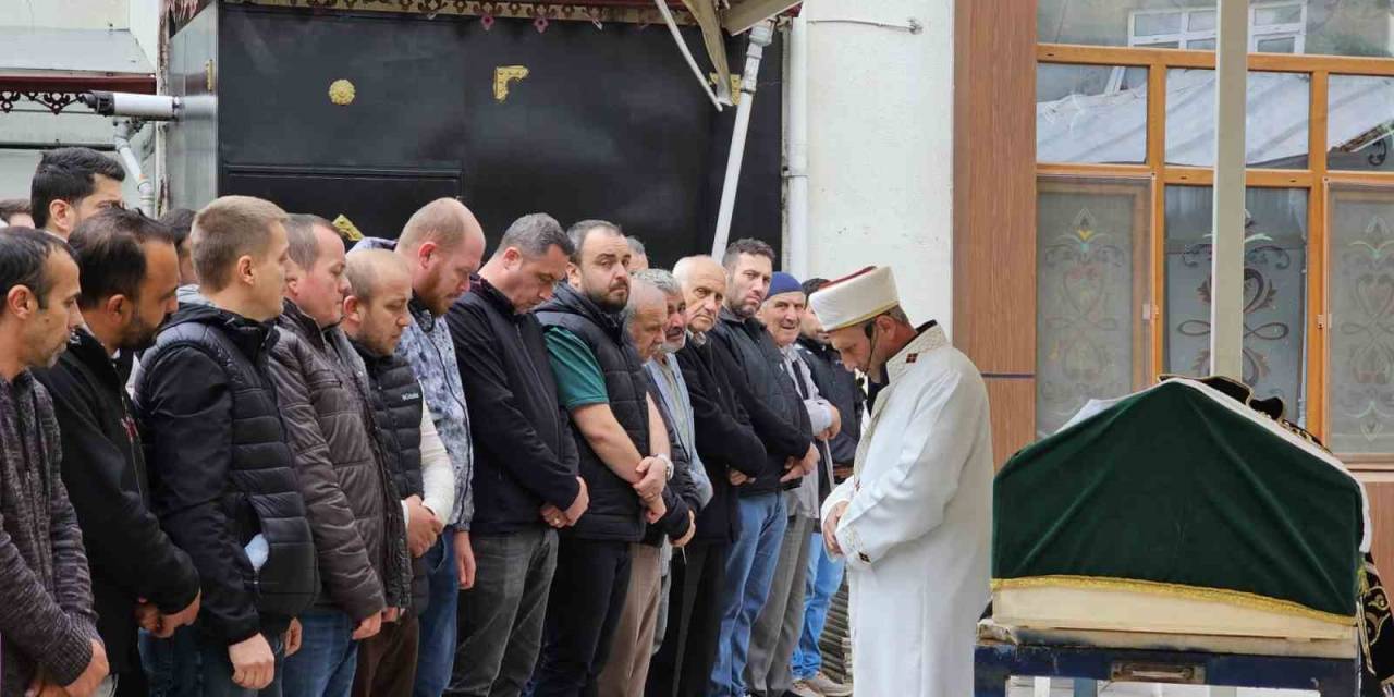 Kuzeni Tarafından Yanlışlıkla Vurulan 9 Yaşındaki Miraç Son Yolculuğuna Uğurlandı