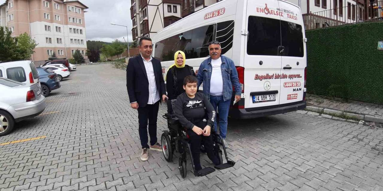 13 Yaşındaki Spina Bifida Hastası Çocuğun, Akülü Araç Sevinci Yürekleri Isıttı