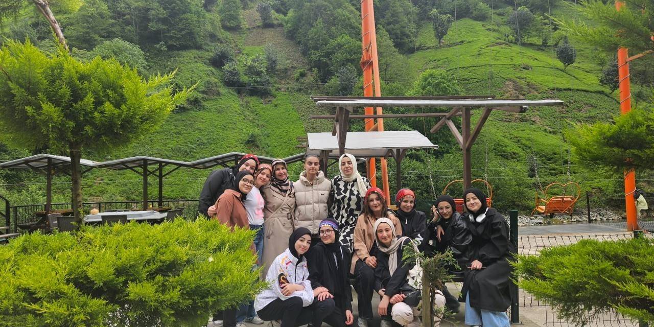 Lise Öğrencilerinin Trabzon Ve Rize Gezisi