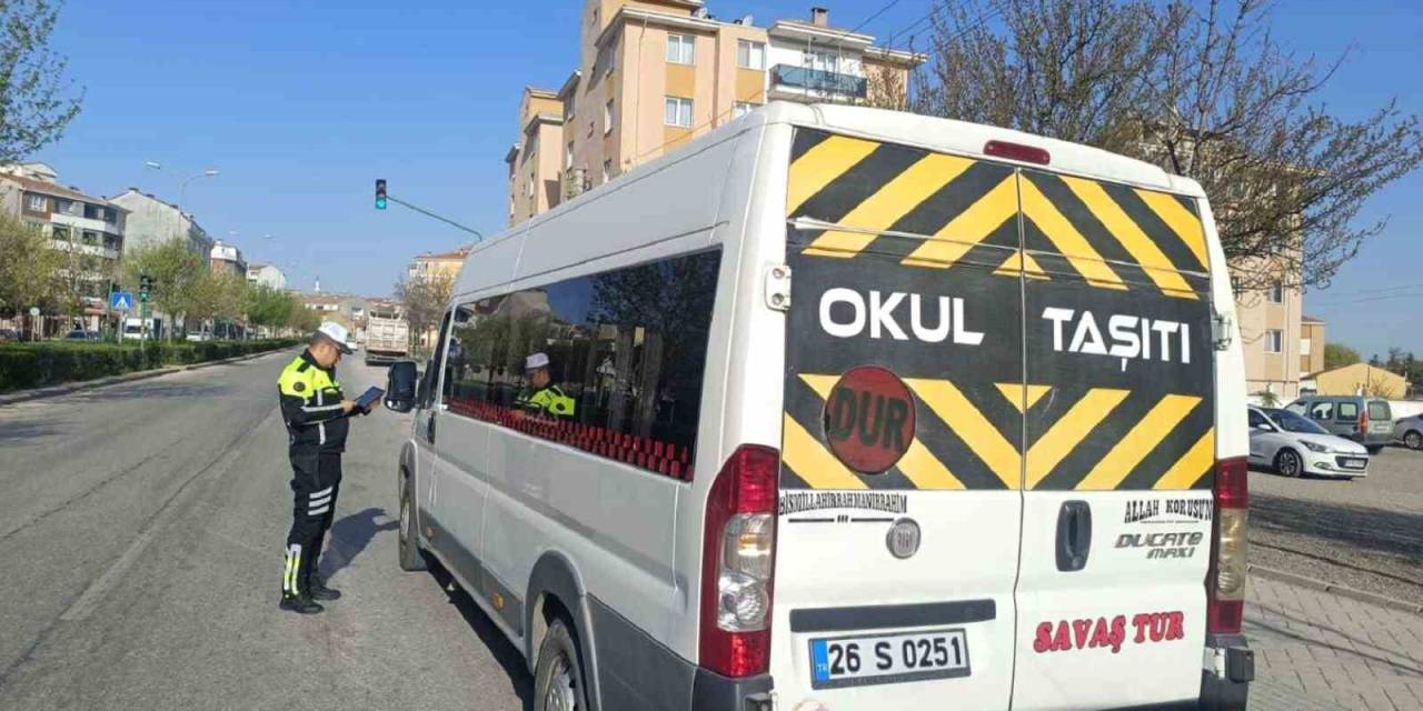 Polis Ve Jandarma Ekiplerinden Okul Çevreleri İle Servislere Yönelik Denetim