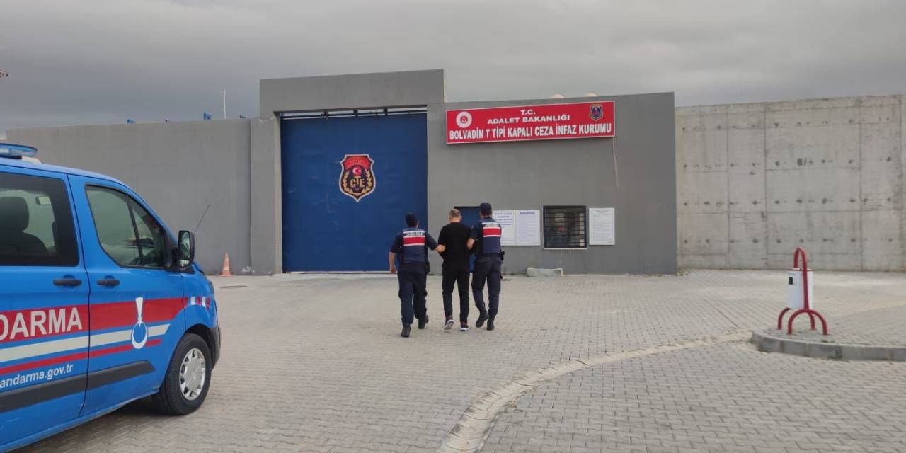 Aranan Şahıs Saklandığı Köyde Yakalandı