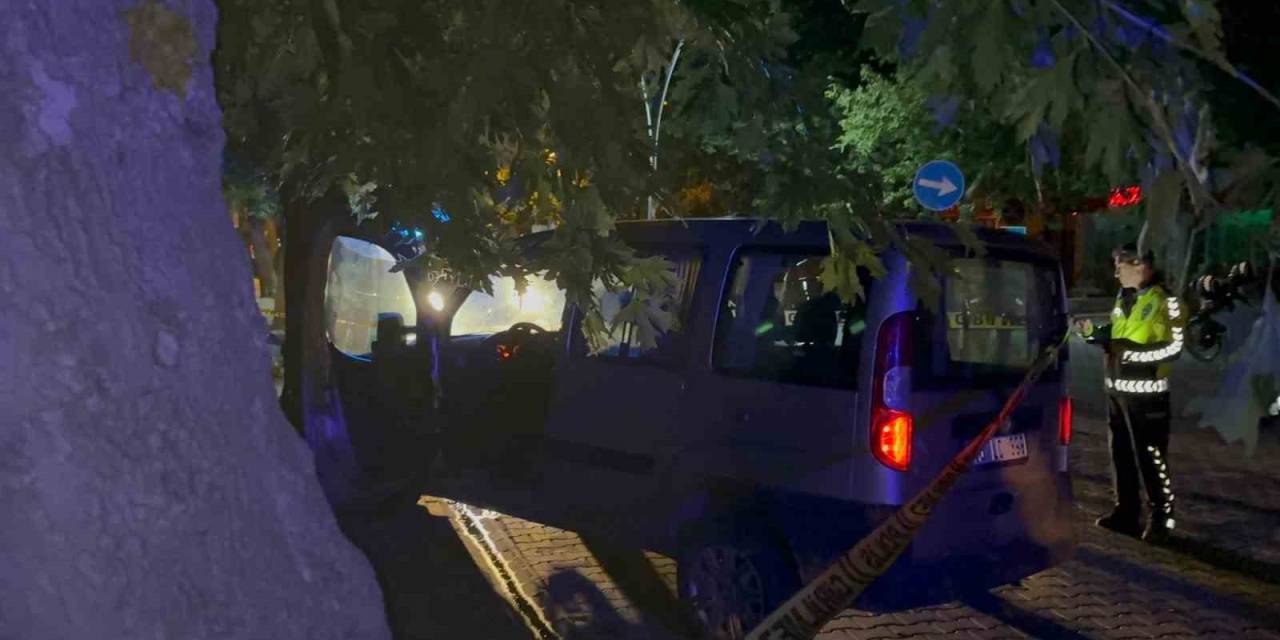 Hastaneye Giderken Otomobilinde Can Verdi