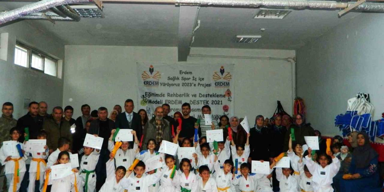 Posof’ta Tekvando Kuşak Sınavı Yapıldı