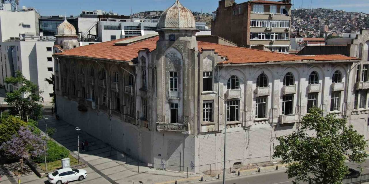 İzmir’deki Tarihi Han 1 Milyar Tl’yi Aşkın Fiyatla Satışta