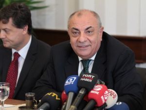 Türkeş: “Karagümrük Kasketi İle Bu Sorunlar Çözülmez”