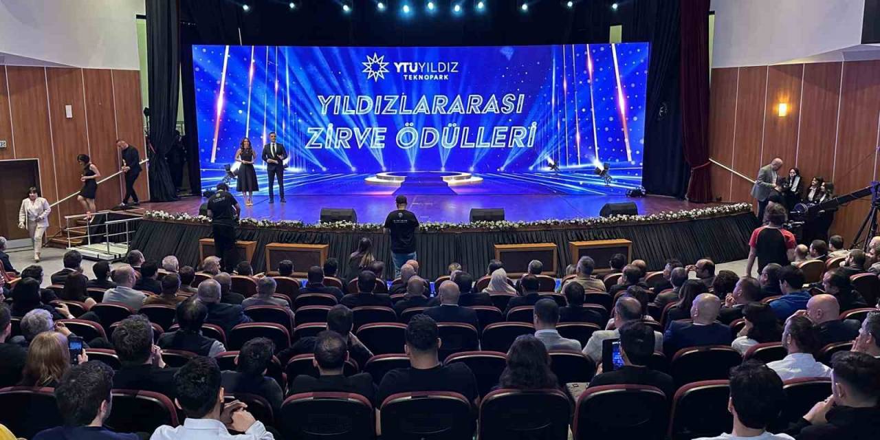 ‘Yıldızlararası Zirve Ödülleri’ Verildi