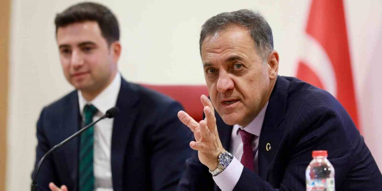 Bingöl Valisi Ahmet Hamdi Usta, Genç’te Muhtarlarla Bir Araya Geldi