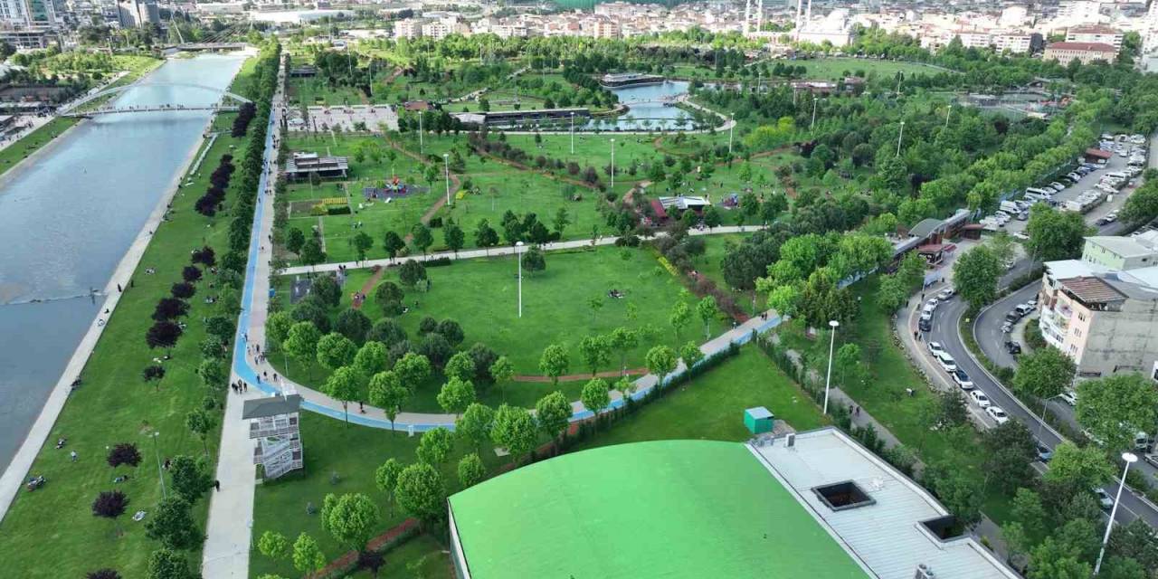Bursa’da Parklar Yaza Hazır