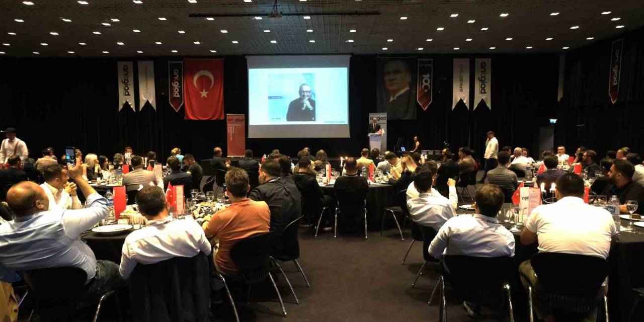 Antgiad, Cem Seymen İle "akıl Çağında Türkiye’nin Yeni Hikayesi"ni Konuştu