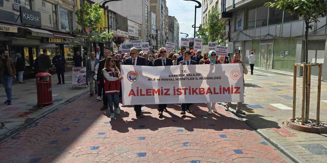 Karabük’te ’ailemiz İstikbalimiz’ Kortej Yürüyüşü Gerçekleştirildi