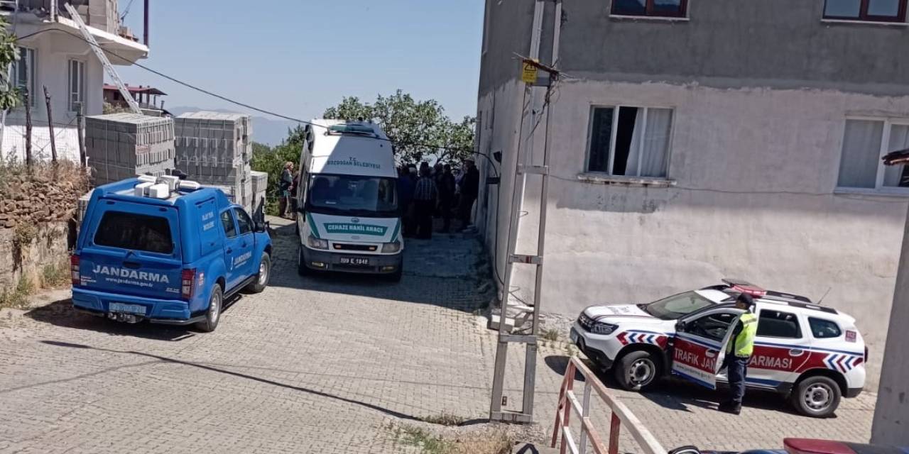 Baba Ve Kızı Sobadan Zehirlenerek Hayatını Kaybetti