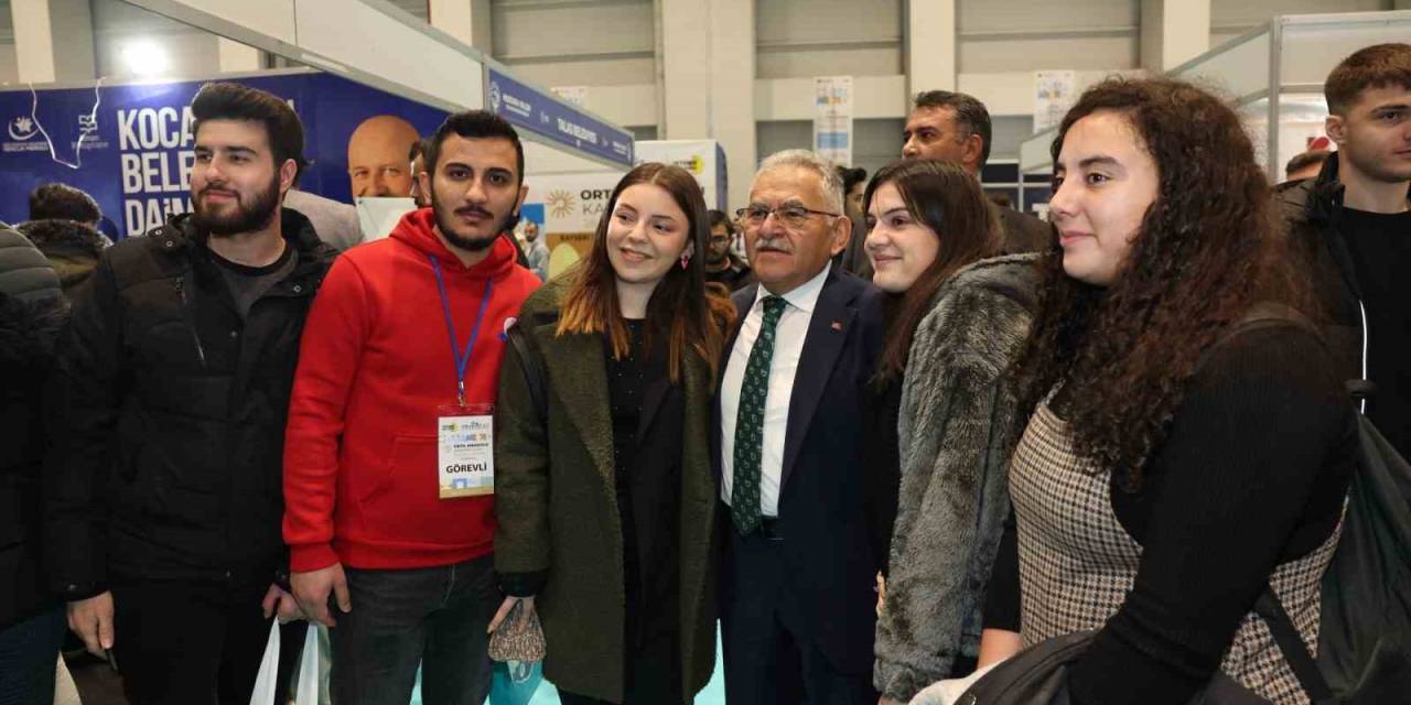 Büyükşehir’in Kayseri Kariyer Merkezi Projesi İle 5 Bin 757 Kişi İş Buldu