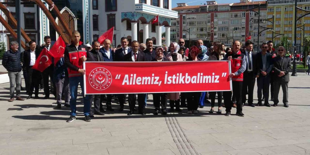 Kütahya’da "Ailemiz İstikbalimiz" Yürüyüşü