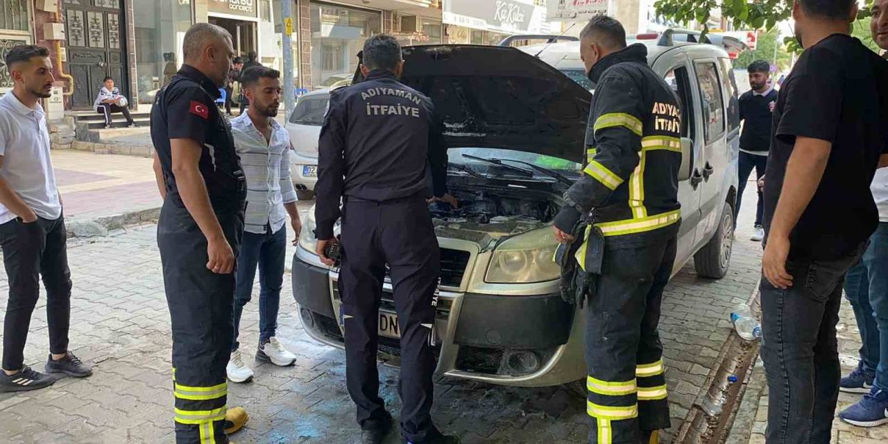 Park Halindeki Araç Yandı