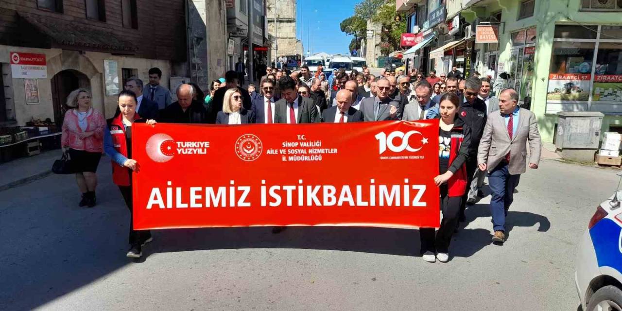 Sinop’ta "Ailemiz İstikbalimiz" Yürüyüşü