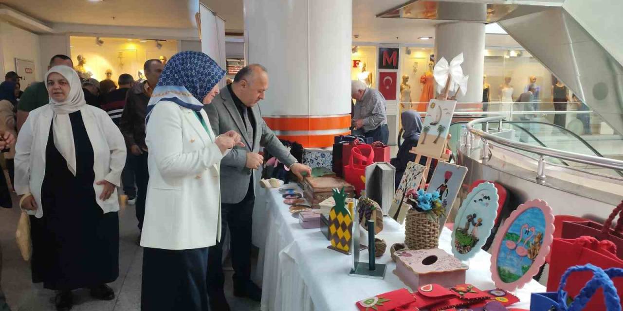Karabük Toplum Ruh Sağlığı Merkezi El Sanatları Sergisi Açıldı