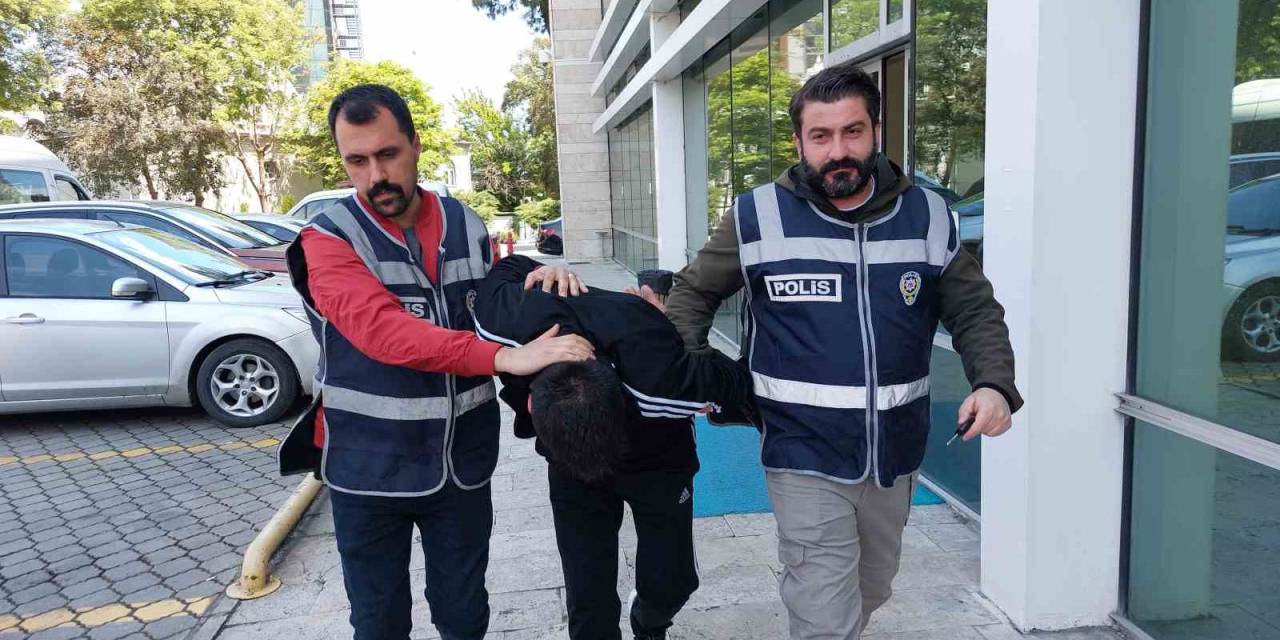 Maket Bıçağı İle Alarmları Kesip Hırsızlık Yaptı