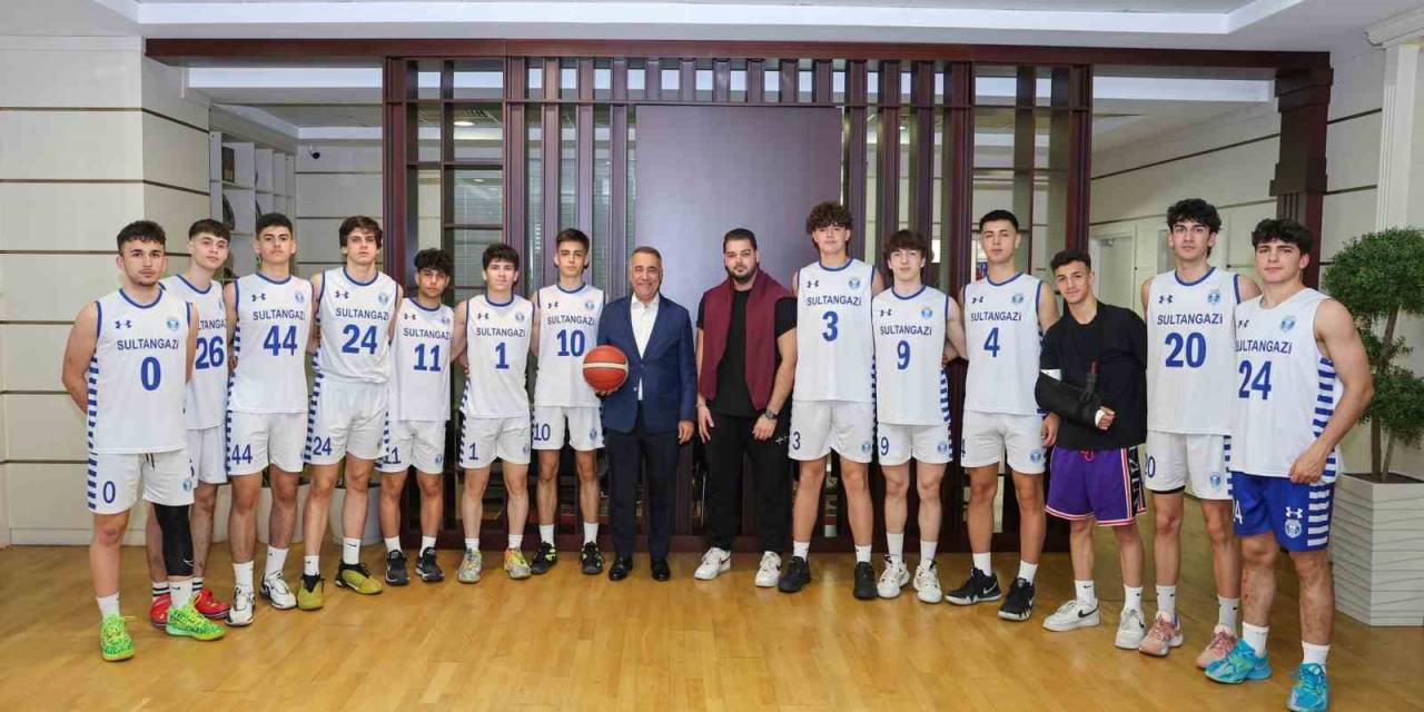 Sultangazi Belediyesi Spor Kulübü Basket Takımı’ndan Başkan Dursun’a Ziyaret