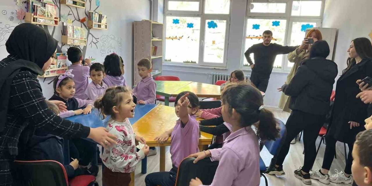 Öğrenciler Sosyal Sorumluluk Projeleriyle Tam Not Aldı