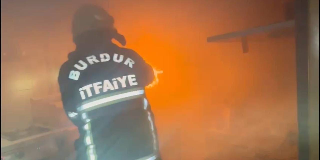 Kafede Çıkan Yangın İtfaiyenin Hızlı Müdahalesiyle Söndürüldü