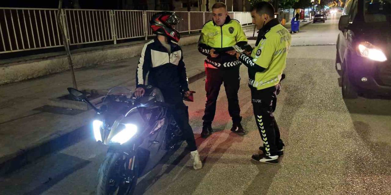 Alaca’da Polisten Asayiş Ve Huzur Uygulaması