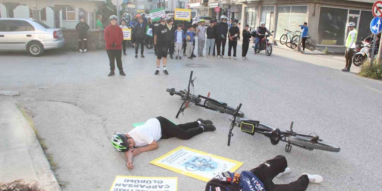 Bisikletliler, Önce Sessiz Sürüş Yaptı Ardından Kazada Ölen Bisiklet Sürücüsünü Andı