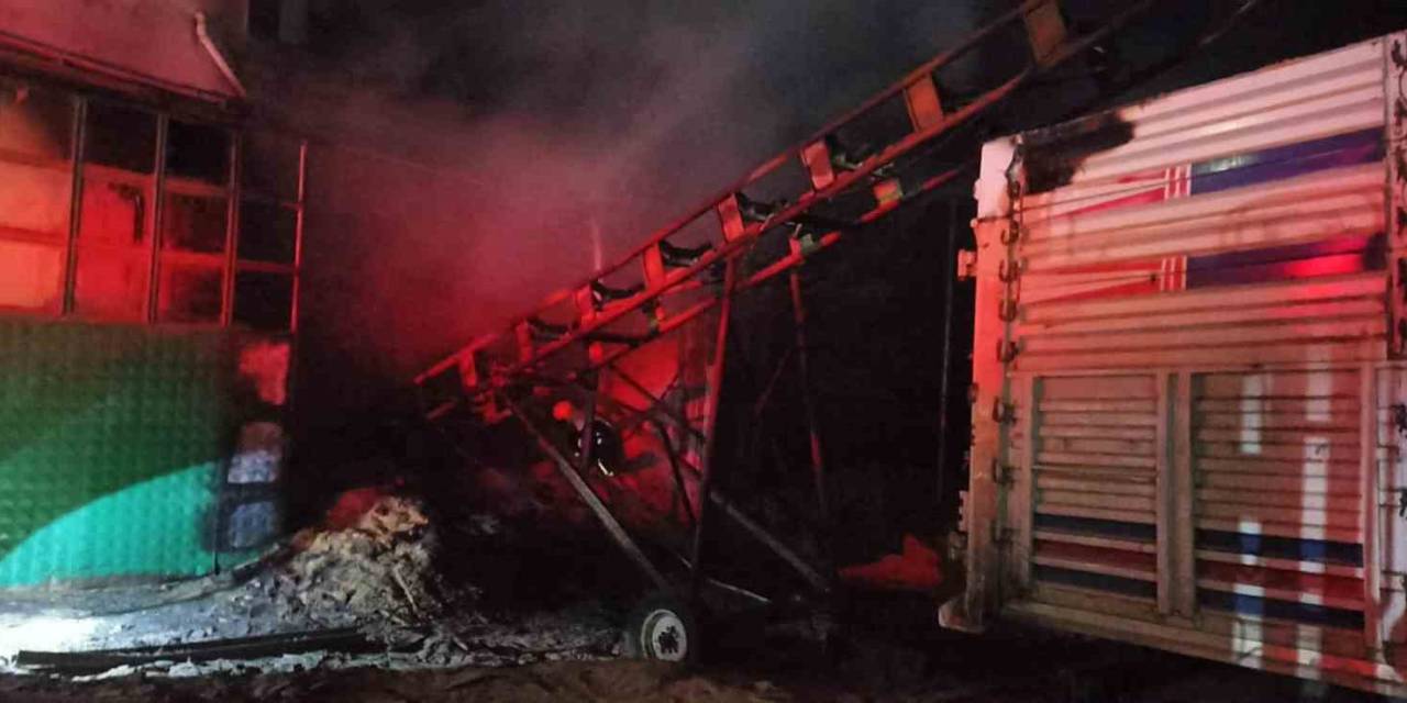 Kereste Fabrikasında Korkutan Yangın