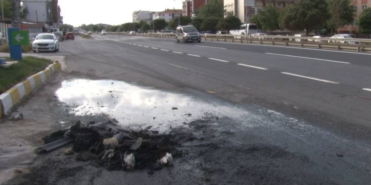 Büyükçekmece’de Kaza Yapan Araç Alev Alev Yandı: 3 Yaralı