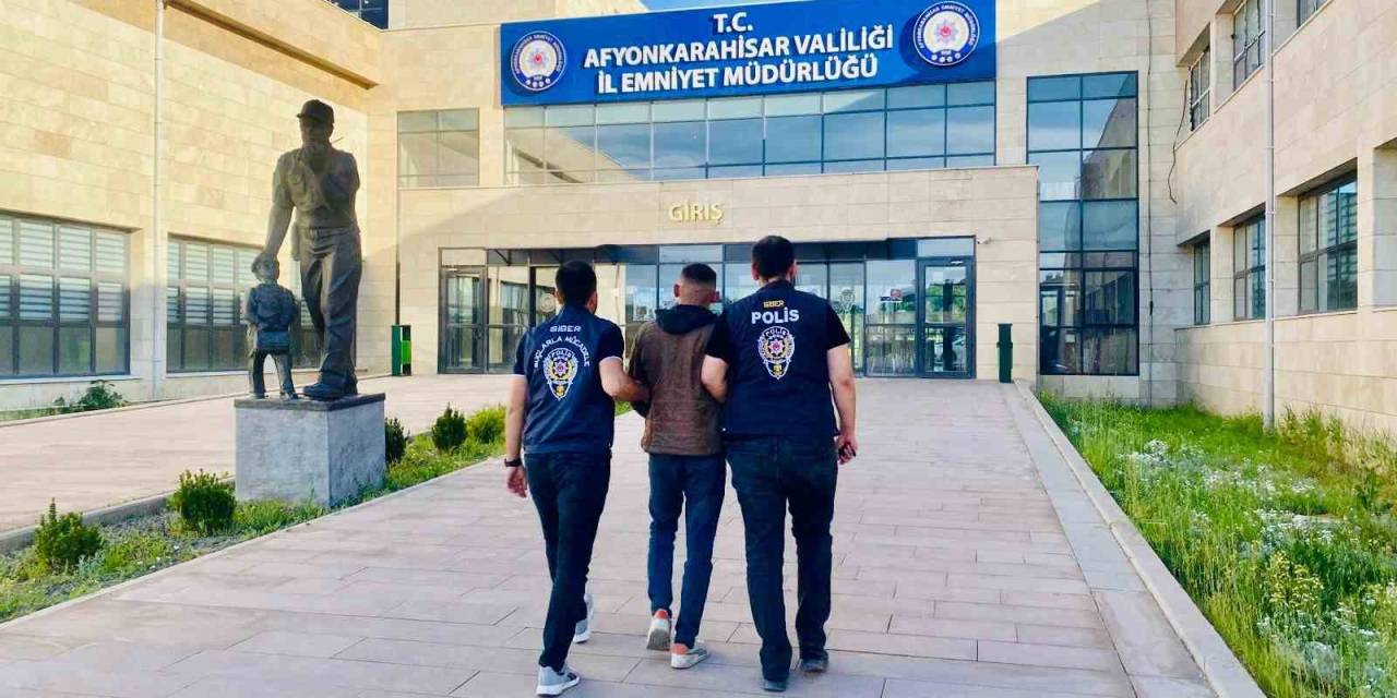 Bilişim Sistemleri Üzerinden Hırsızlık Yapan Şahsı Polis Yakaladı