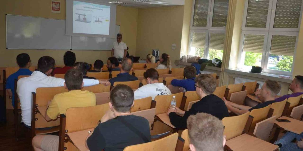 Nitelikli Ve Deneyimli Mezun Olmanın Önemine Değindi