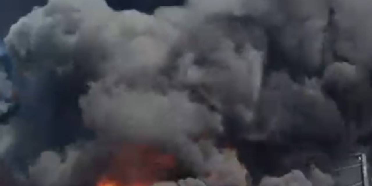 Park Halindeki Otobüs Alev Alev Yandı