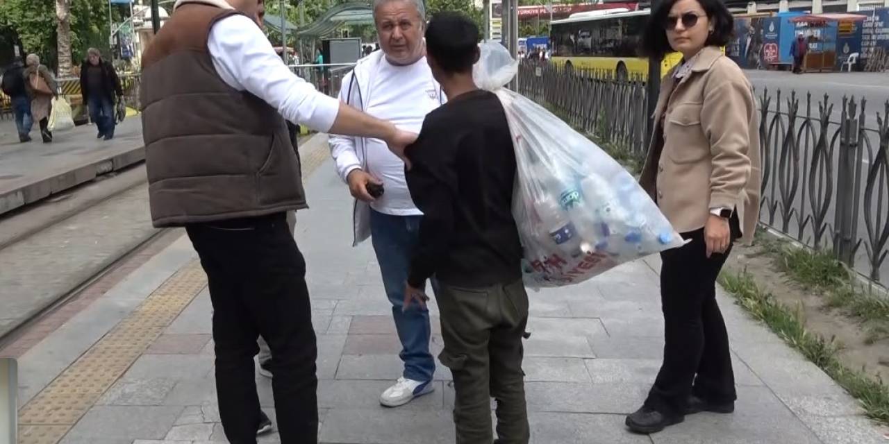 Tramvayda Dilenci Operasyonu: Dilenen Çocuklar Yakalandı