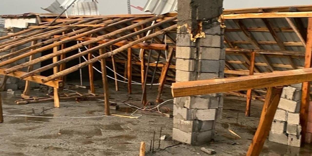 Fırtına Kulp’ta Evin Çatısını Uçurdu